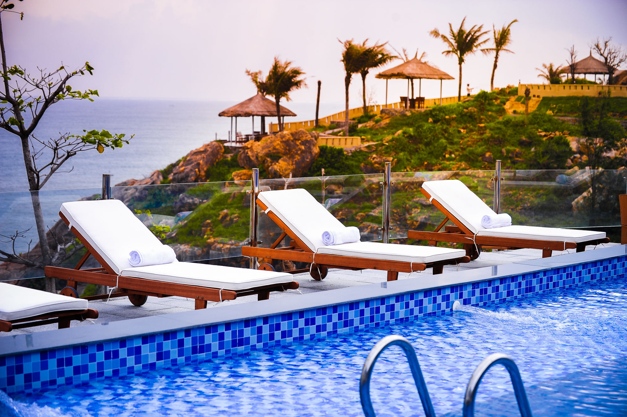 Aurora Villas And Resort Quy Nhon Esterno foto